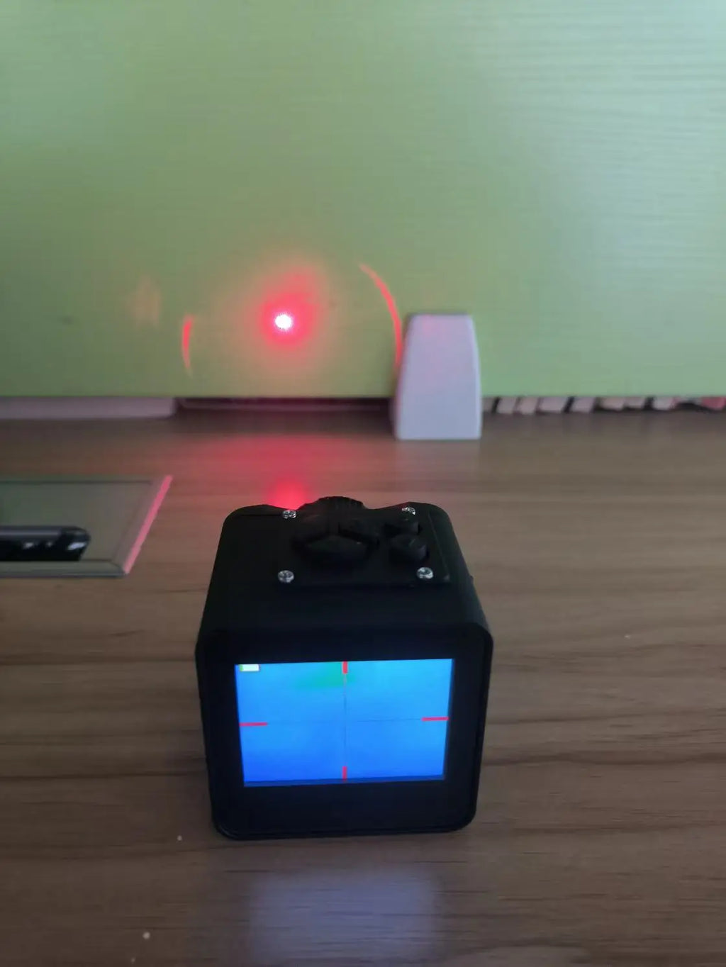 Infrared Thermal Imaging Camera JS Nighthawk X2-Frigate 320 Outdoor Temperature Measurement to Find Hot Spots